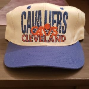 Cleveland Cavaliers Retro 90s Snapback.